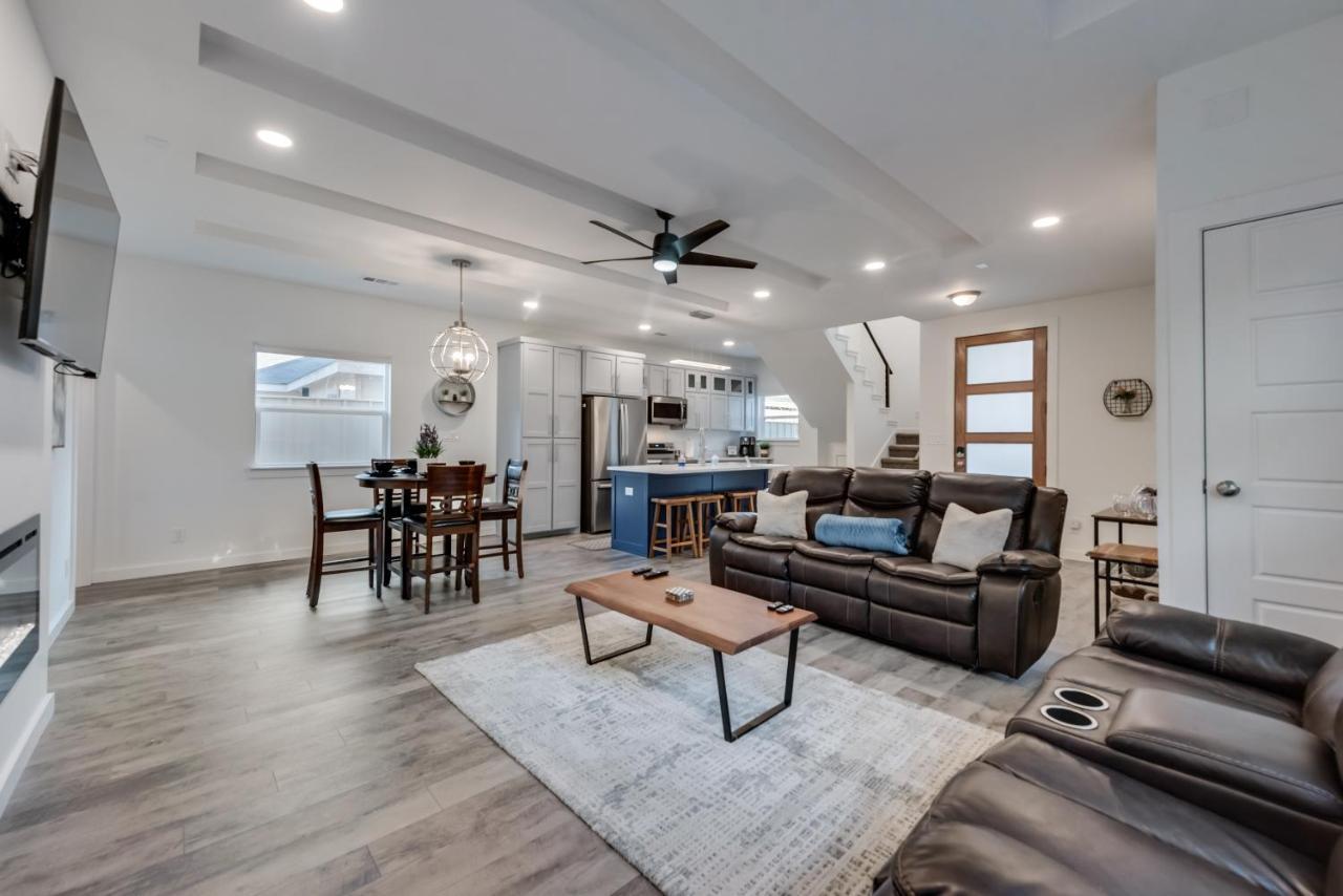 Downtown 10 Min Rooftop Deck King 55 Smart Tv *
